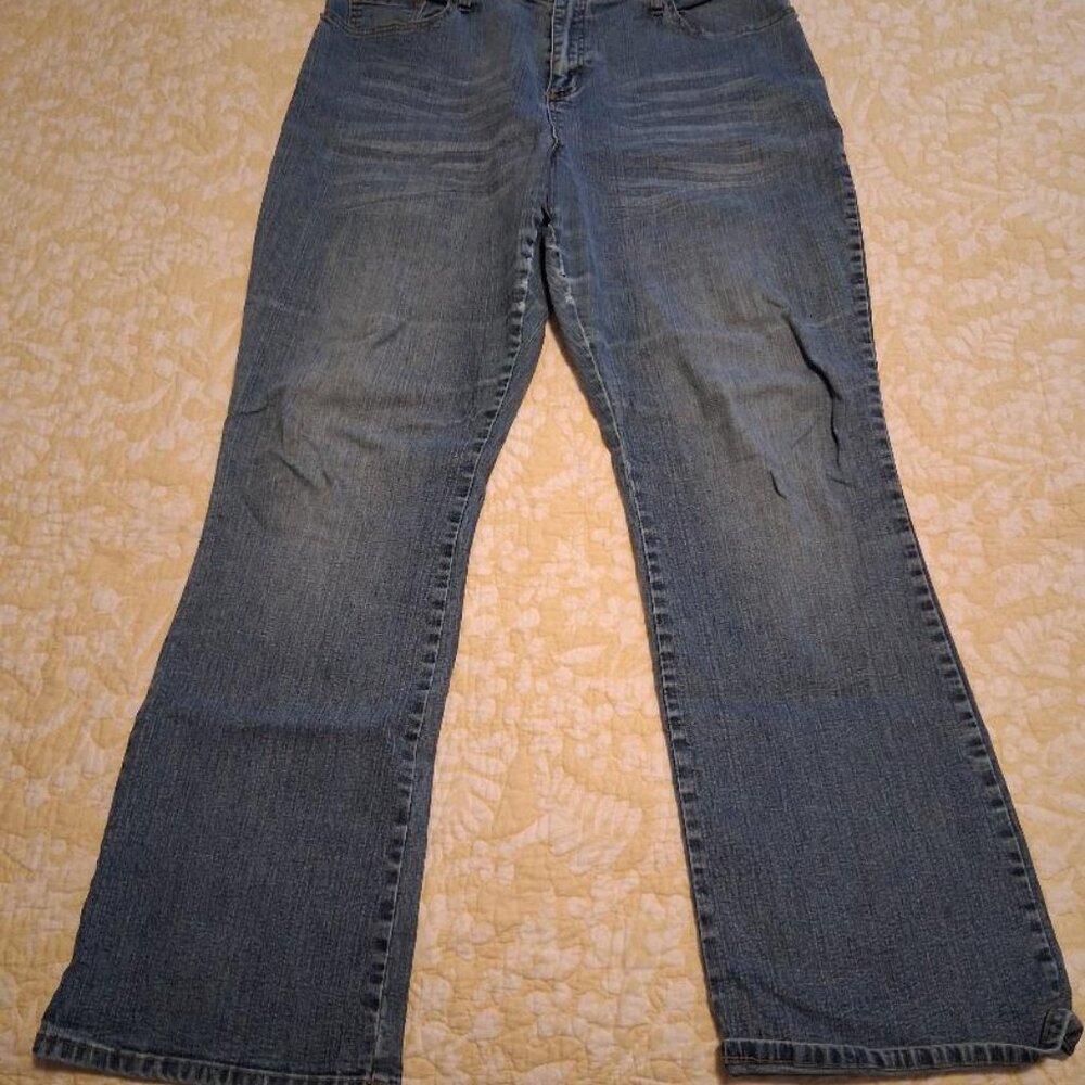 Women's Ashley Stewart brand jeans, size 18W, Medium Blue denim